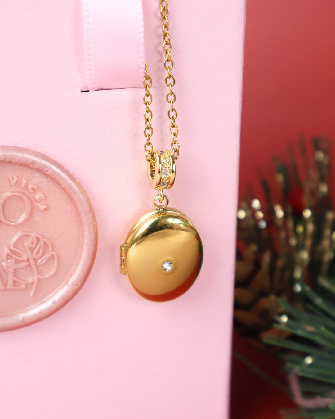 Bundle Oval Photo Locket