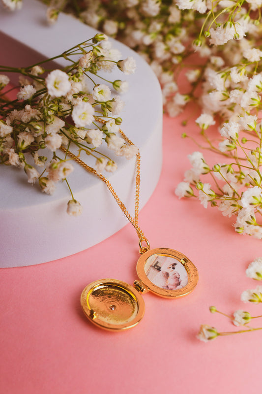 Oval Photo Necklaces